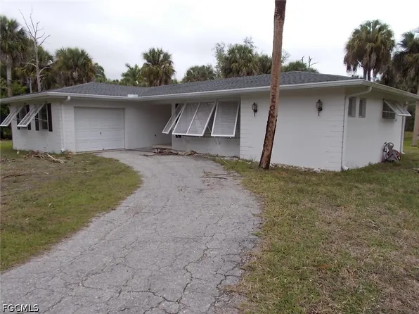 7046/7058 Maida Ln, Fort Myers, FL 33907