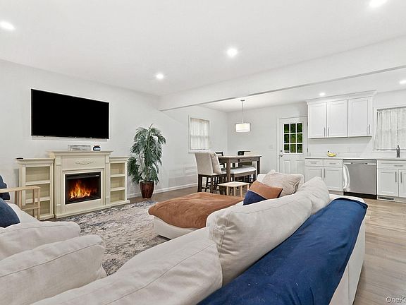 5th image of 47 Riverview Drive