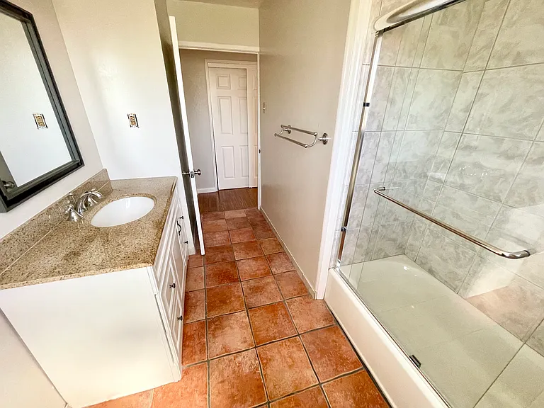225 4th Ave #2 — Photo 9