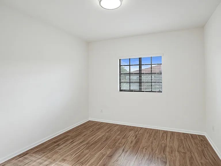 4234 N Dixie Hwy #122 — Photo 28