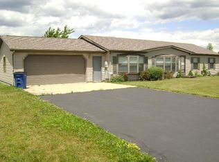 1594 Shaftsbury Ct, Gladwin, MI 48624