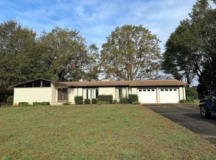 122 Greenbriar Dr, Gaffney, SC 29341