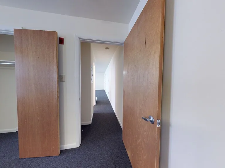 Marlton Manor Apartments — Photo 34