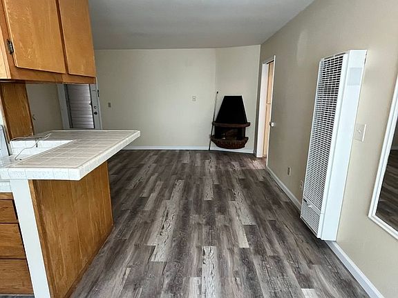 4th image of 952 Reed Ave #7