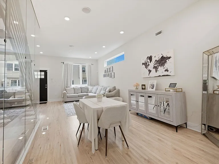 101 E Phil Ellena St — Photo 4