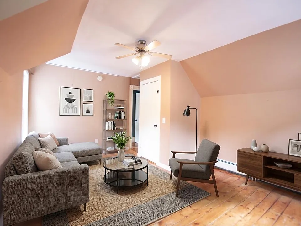 538 Central St #2