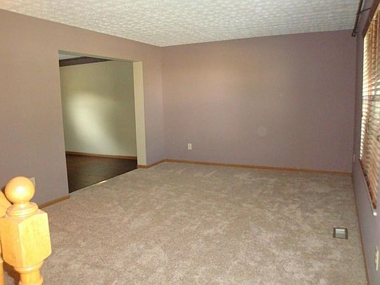 5th image of 3585 Lake Louise Dr
