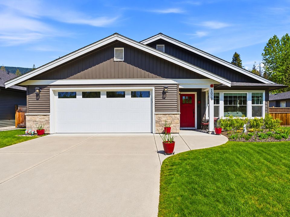 1st image of 1024 Celia Cres