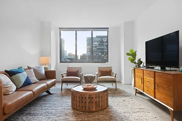 Rented by Greystar | media 28