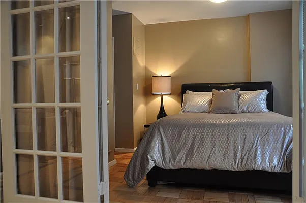 Sold by R New York | media 8