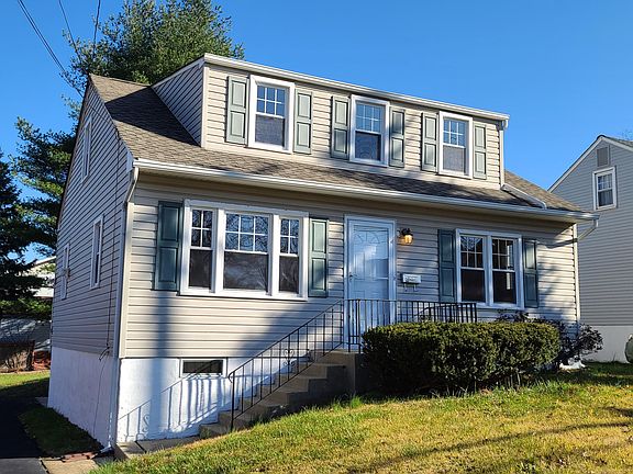 An additional view of the front.