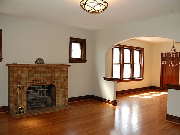 3rd image of 2937 Clearview Dr
