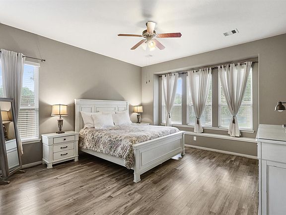 4th image of 2902 Red Maple Dr