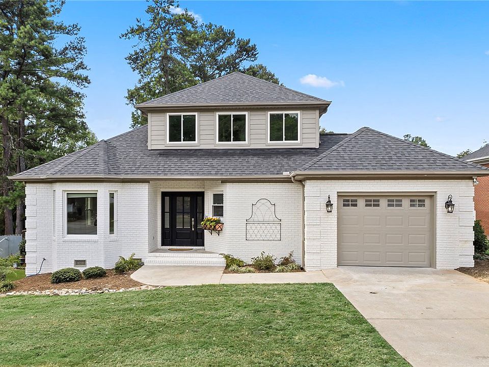 1st image of 108 Commons Dr