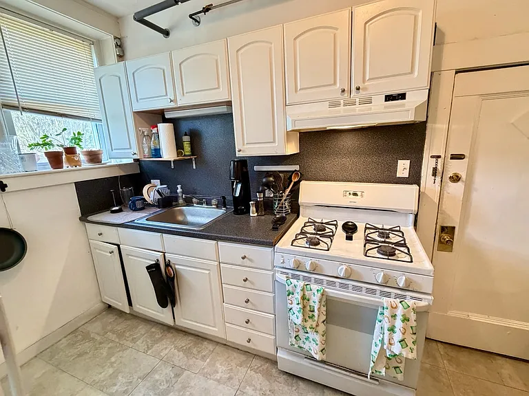 59 Manchester Rd #B — Photo 7