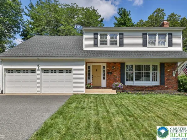 313 Iroquois St, Emmaus, PA 18049