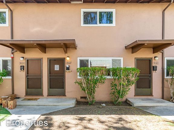 2nd image of 3080 Emerson St #3080