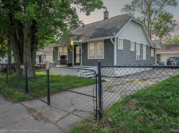 27530 Long St, Livonia, MI 48152