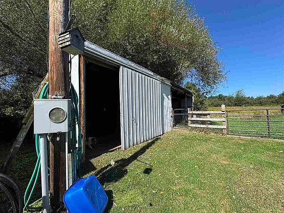 5th image of 7547 Brutus Rd