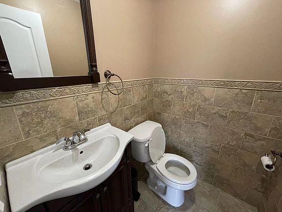 5th image of 982 Olympia Blvd #2
