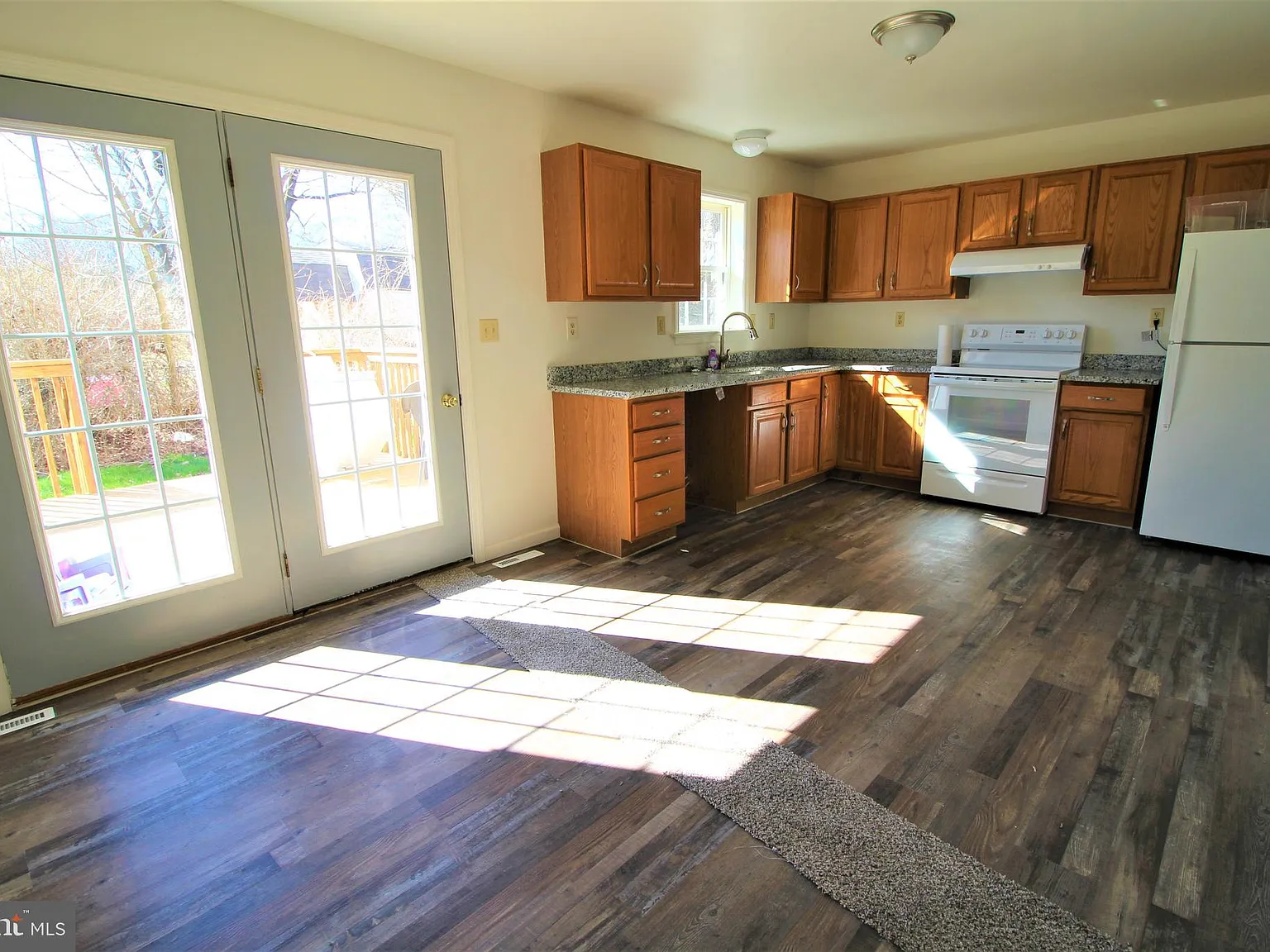3 bed, 1.5 bath, 1300 sqft, $1,850 — Photo 4