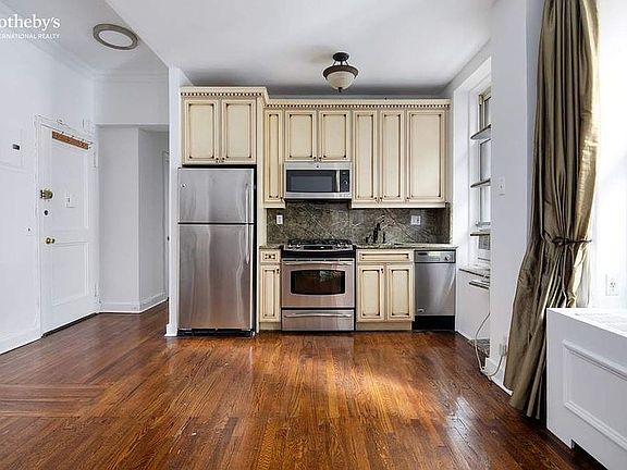 5th image of 57 W 58th St APT 6E