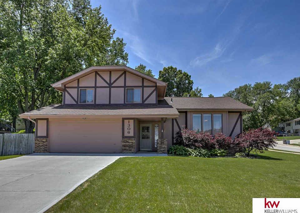 1st image of 1306 Peterson Dr