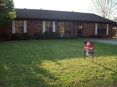 1st image of 2806 Kimberly Dr