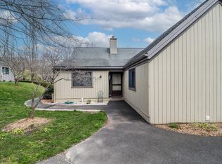 32 Algonquin Ln #B, Stratford, CT 06614
