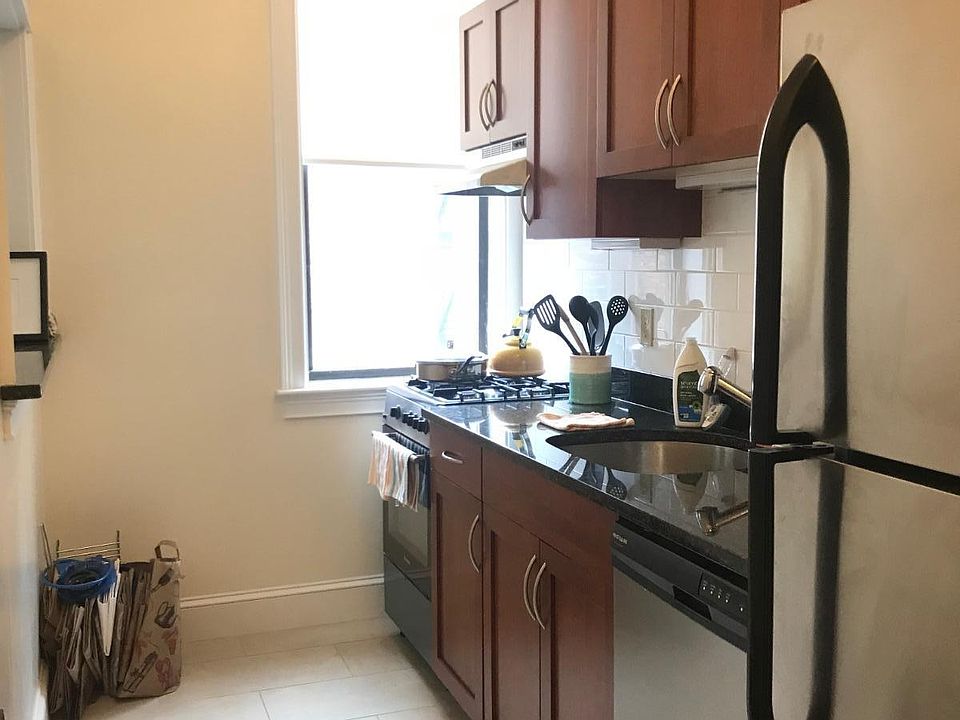 2nd image of 1340 Commonwealth Ave APT 16D