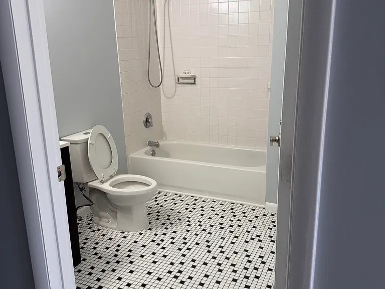 717 N 2nd St #2 — Photo 6