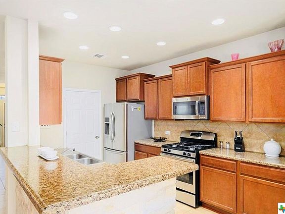 3rd image of 131 Hoya Ln