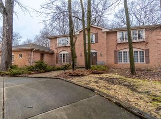 102 W Ravine Baye Rd, Bayside, WI 53217