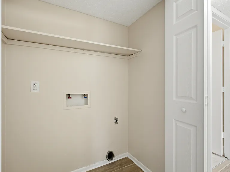 Willow - Closet Willow - Closet