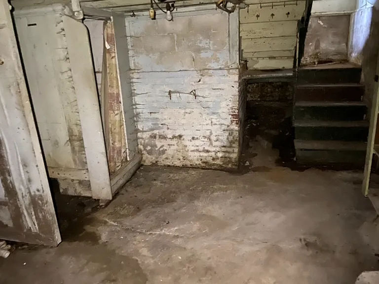 115 N Cherry St — Photo 22