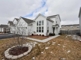 230 Norfolk Ln, Pingree Grove, IL