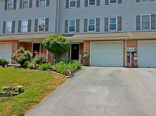 27 Tupelo St, Lititz, PA 17543