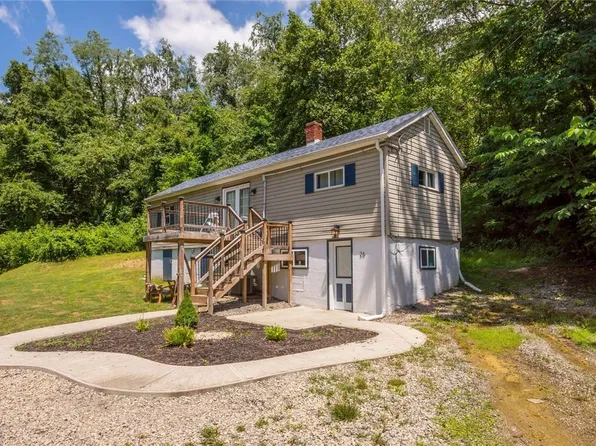 26 Baker St, Fredericktown, PA 15333