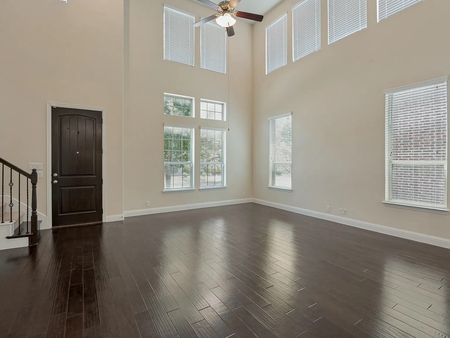 3 bed, 2.5 bath, 2039 sqft, $2,525 — Photo 4