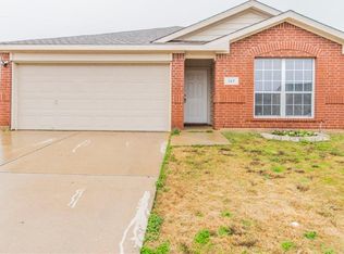 127 Maned Dr, Sanger, TX 76266