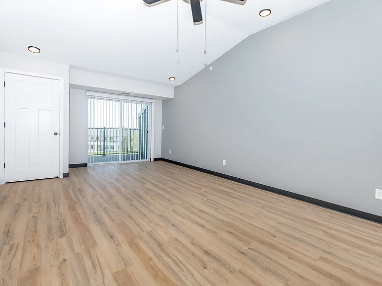 1075 4th St NE #312 — Photo 3