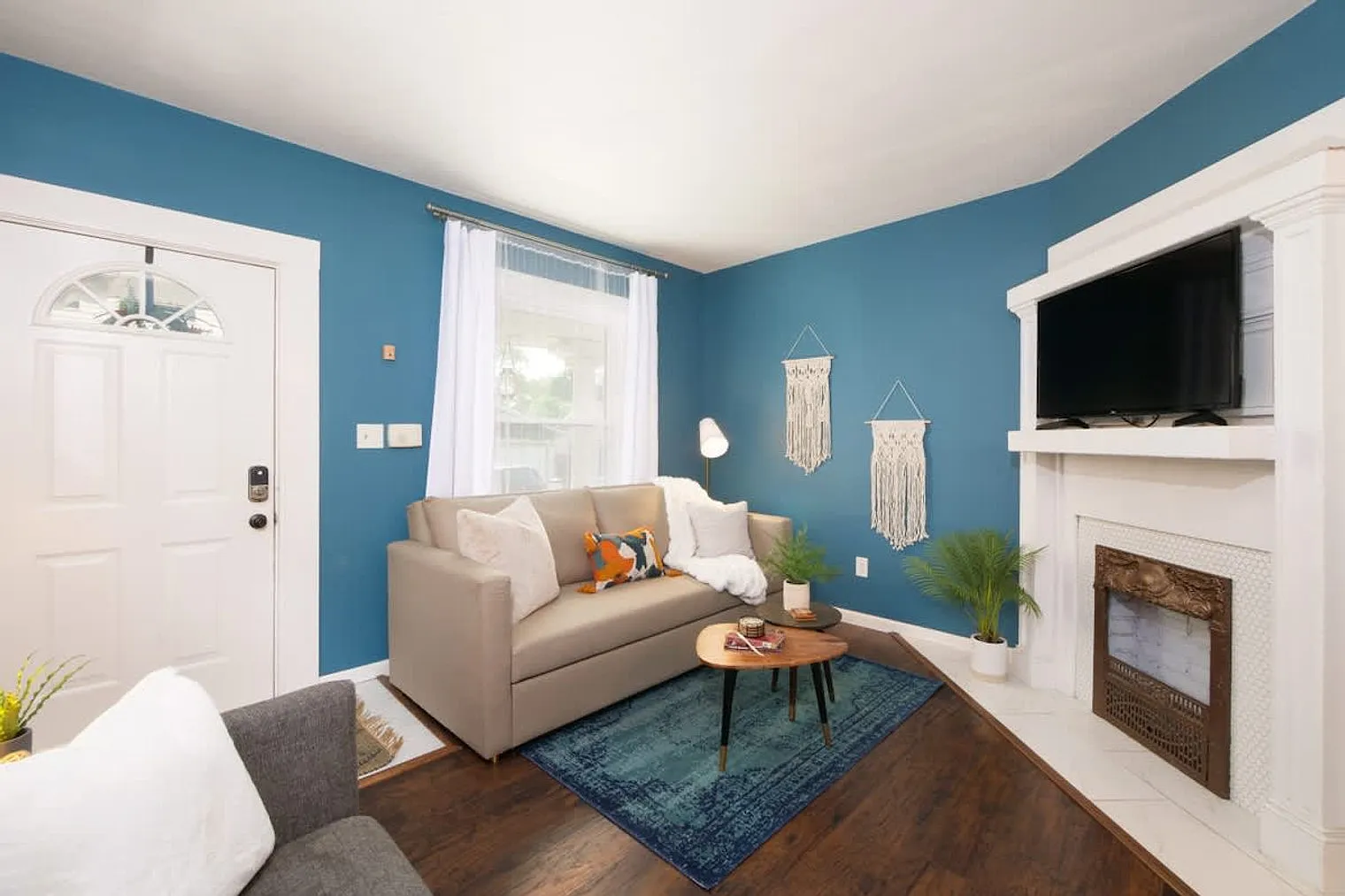 2 bed, 1.0 bath, $2,508 — Photo 1