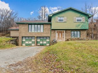 106 Butcher Ln, New Stanton, PA 15672