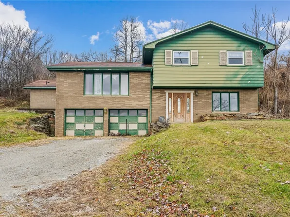 106 Butcher Ln, New Stanton, PA 15672
