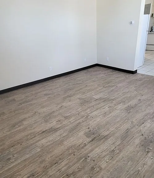 142 N Main St — Photo 12