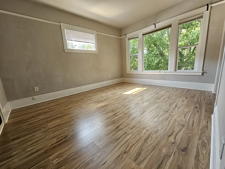 1915 E Cherry St #D — Photo 5