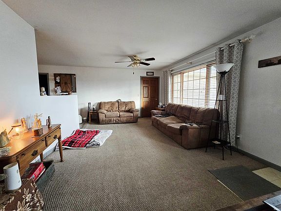5th image of 504 S Park Dr