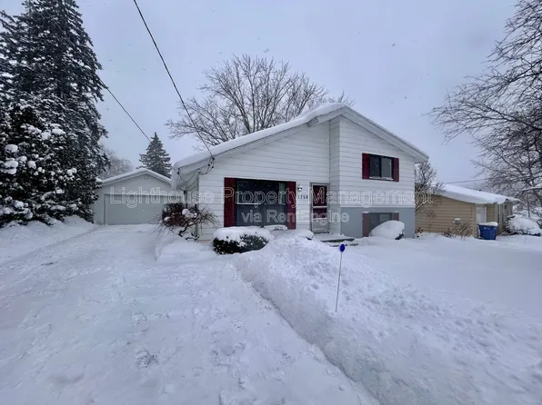 2728 Vassar Dr SE, Grand Rapids, MI 49506