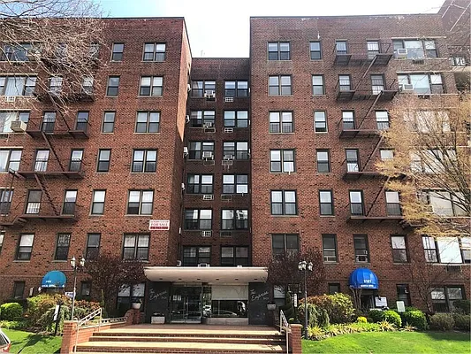 Sold by Azbel Real Estate, Inc. | media 12