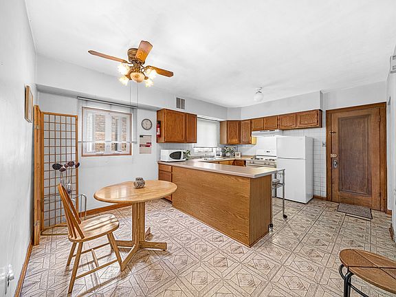5th image of 1813 Cuyler Ave